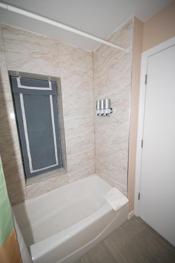 Flushing Garden Hotel Нью-Йорк Экстерьер фото